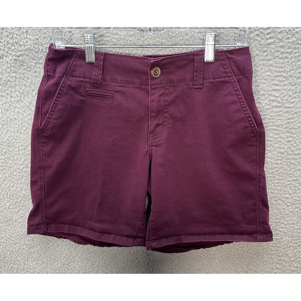 Maurices Shorts Womens 3/4 Burgundy Low Rise Chino Flat Front Preppy Casual